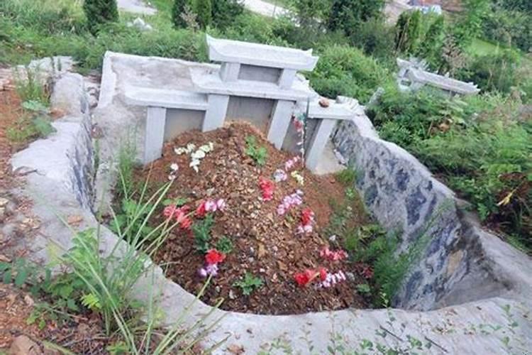 老人忌日可以迁坟吗